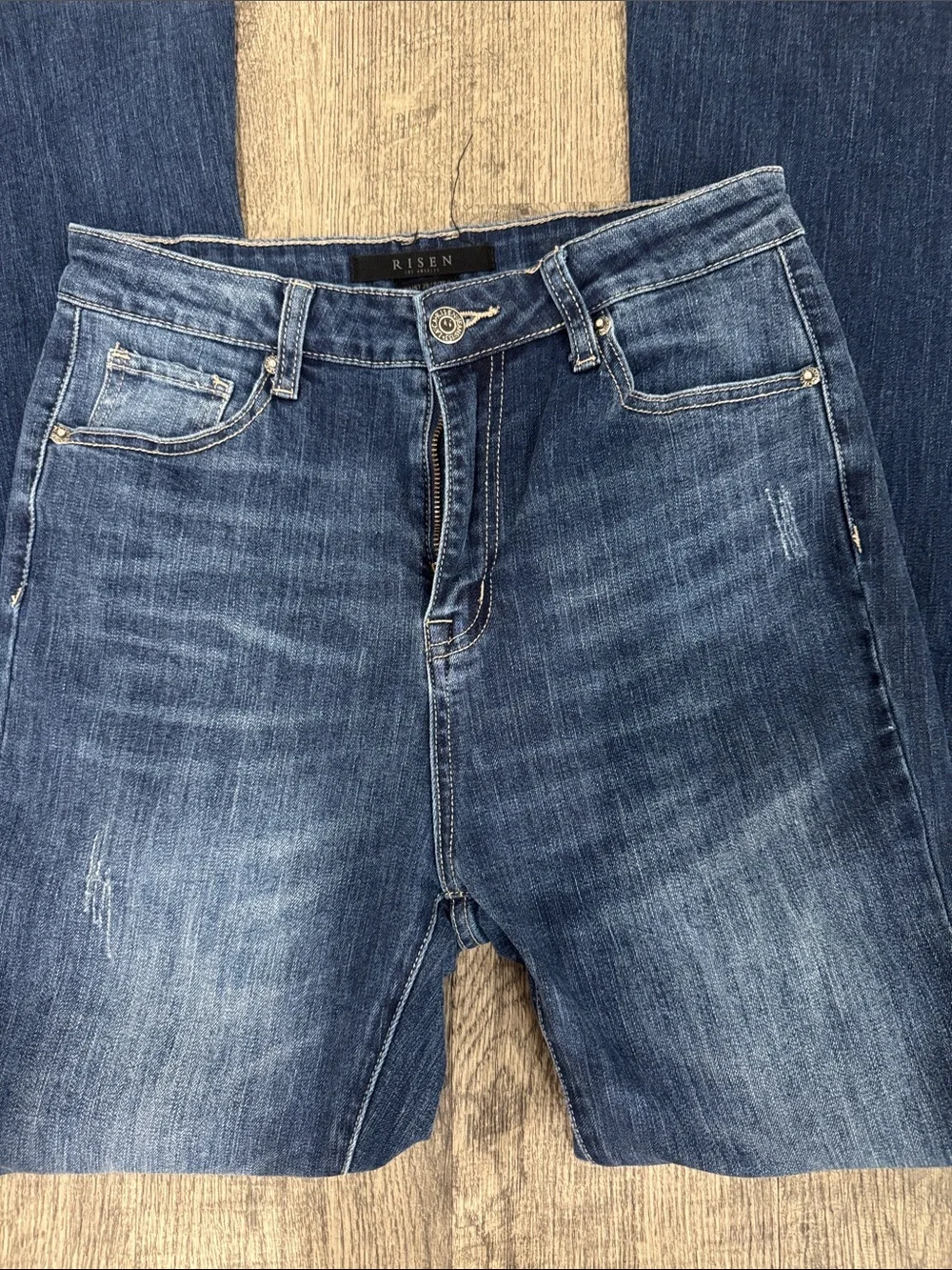 High-Rise Blue Flared Jeans with Raw Hem - Picture 3 of 5